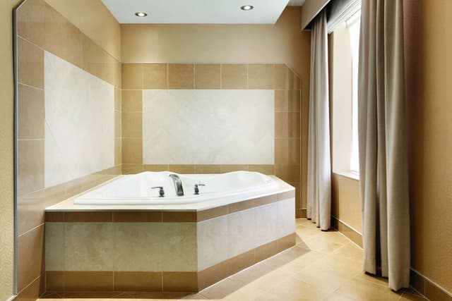 1 KING BED WITH WHIRLPOOL
