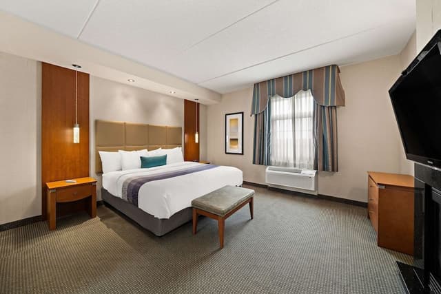 Suite, 1 King Bed, Non Smoking, Fireplace