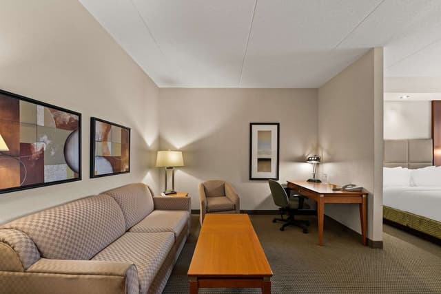 Suite, 2 Queen Beds, Non Smoking, Kitchenette (with Sofabed)