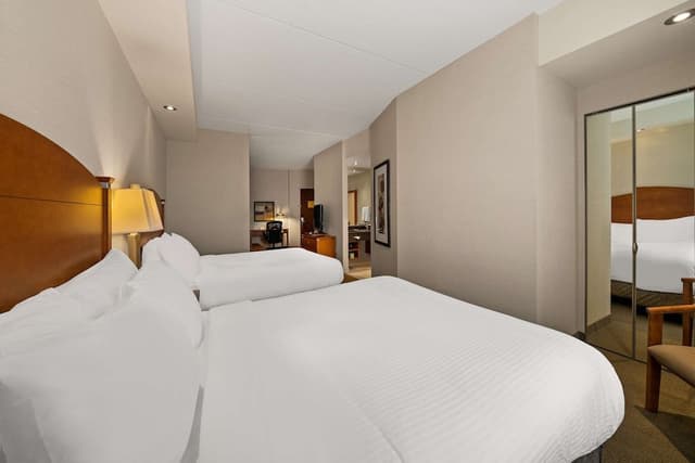 Suite, 2 Queen Beds, Non Smoking, Kitchenette (with Sofabed)