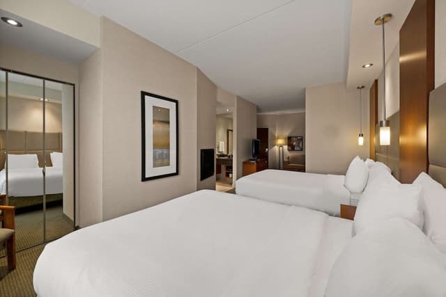 Suite, 2 Queen Beds, Non Smoking, Kitchenette (with Sofabed)