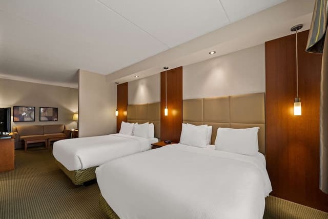 Suite, 2 Queen Beds, Non Smoking, Kitchenette (with Sofabed)