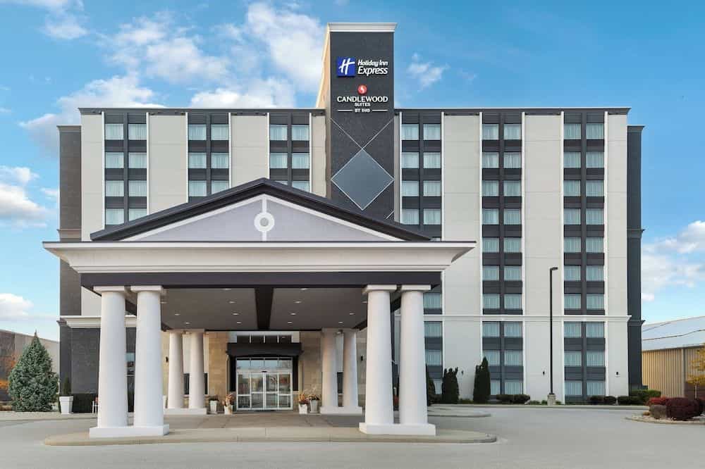 HOLIDAY INN EXPRESS & SUITES C