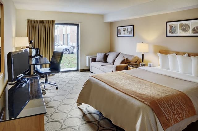 Executive Room, 1 Queen Bed with Sofa bed, Non Smoking, Ground Floor