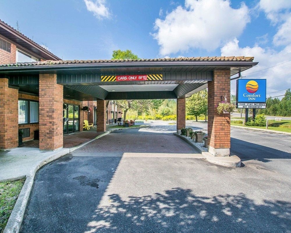 COMFORT INN KIRKLAND LAKE1