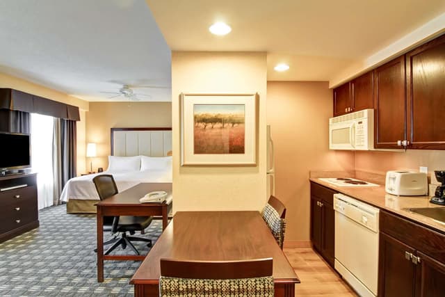 1 KING BED STUDIO SUITE NONSMOKING