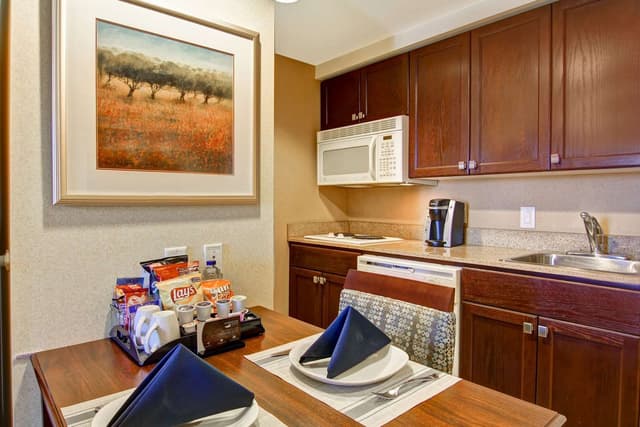 1 KING BED 1 BEDROOM PREMIUM SUITE NS