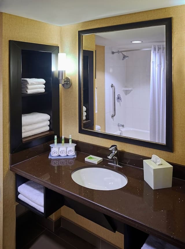 Standard Room, 2 Queen Beds, Mobility Accessible (Mobility, Accessible Tub)