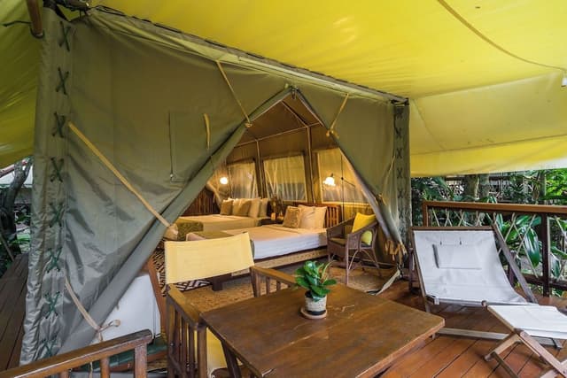 Deluxe Tent Triple (Dinner + Breakfast)