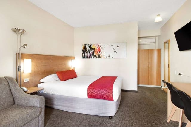 Deluxe Room, 1 Queen Bed, Non Smoking