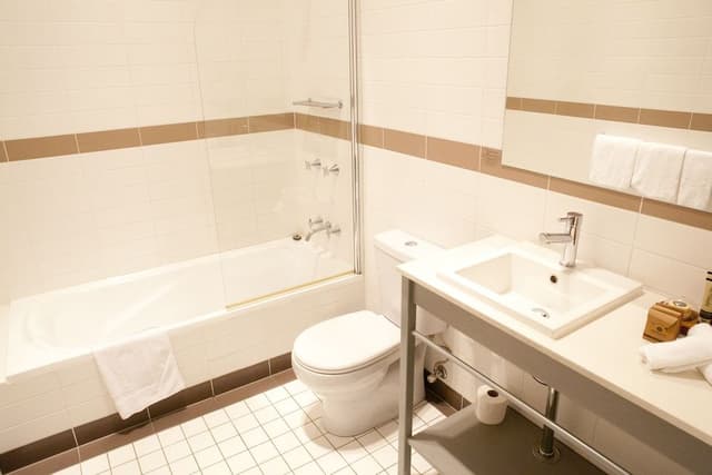 Room, 1 Queen Bed (Heritage - Harbourside)