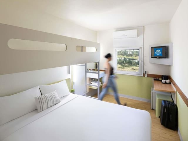 Room, Multiple Beds