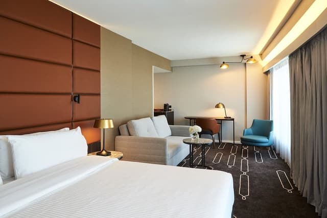 Premium Room, 1 King Bed (High Floor)