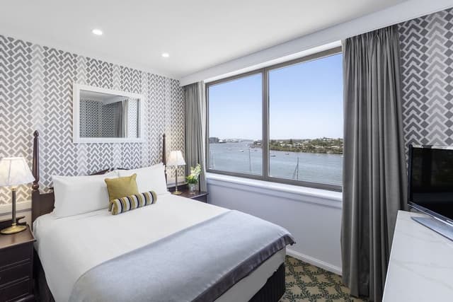Hinkler Suite