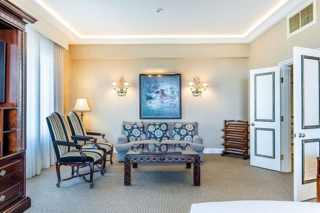 Plaza Suite