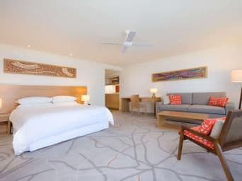 Superior King Room with River View