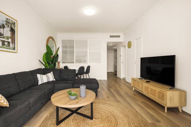 Two-Bedroom One-Bathroom Apartment with River View