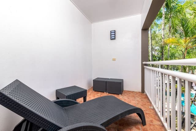 Suite, 2 Bedrooms, Pool View