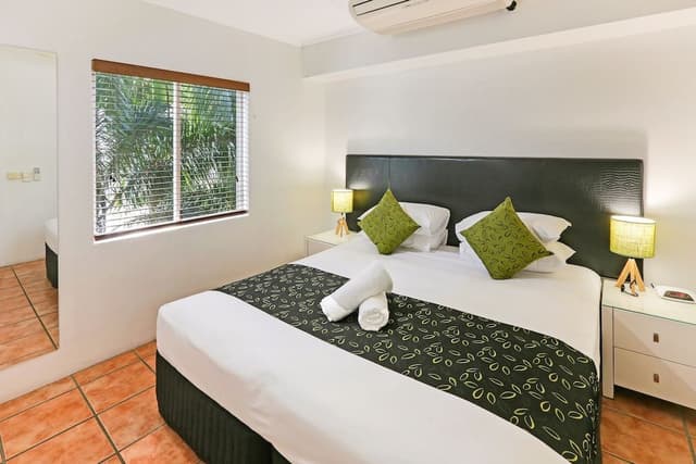 Suite, 2 Bedrooms, Pool View