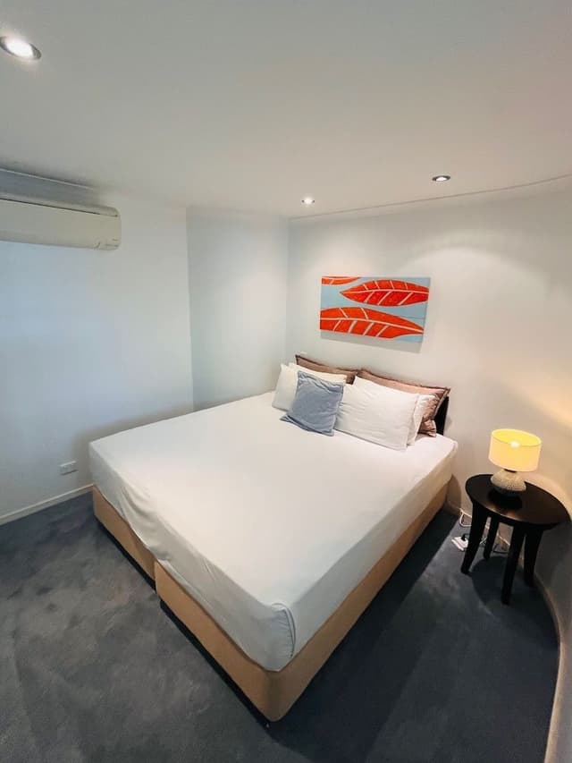 2 Bedroom 2 Bathroom Garden View Spa Apartment