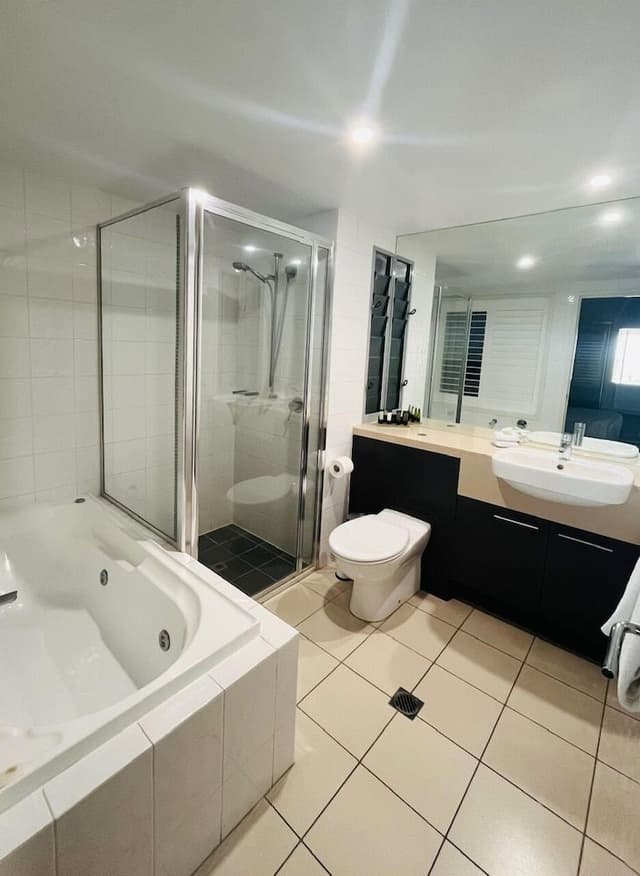 1 Bedroom Water View Spa Apartment