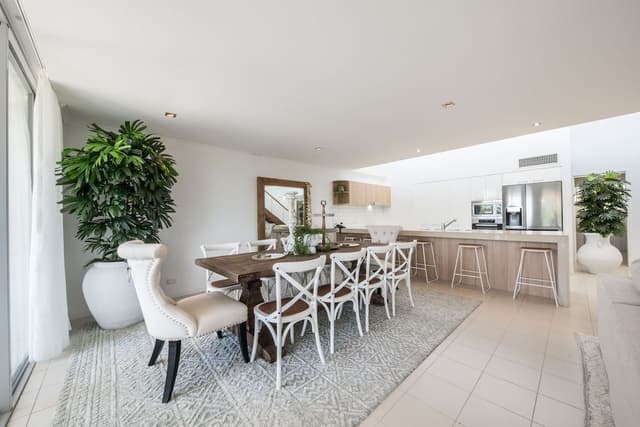 Four Bedroom Two Level Top Floor Luxe Spa Penthouse