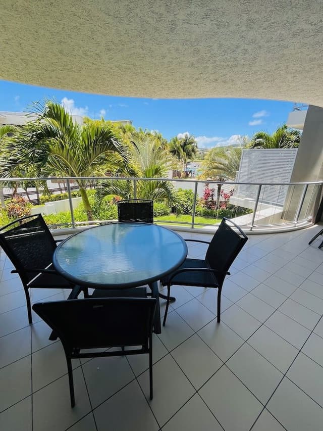 2 Bedroom 2 Bathroom Garden View Spa Apartment