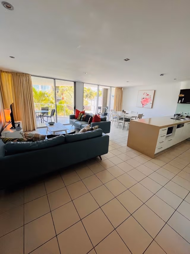 2 Bedroom 2 Bathroom Garden View Spa Apartment