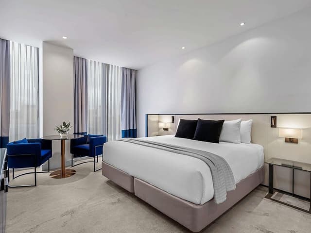 Peppers Premium King Room