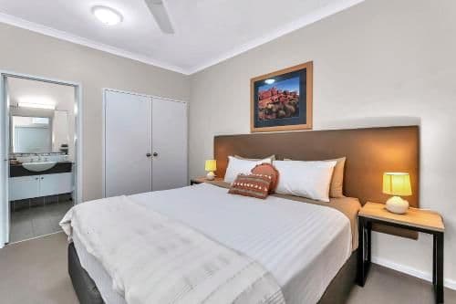 1 King Bed, Suite, Nonsmoking, Upgrade