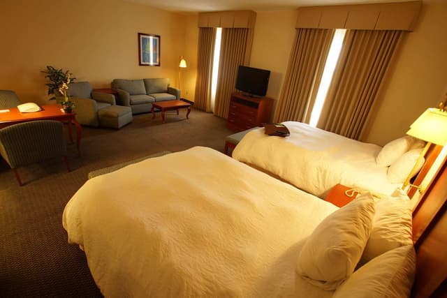 2 QUEEN BEDS STUDIO SUITE NONSMOKING