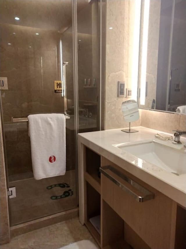 Business Room, 1 King Bed, Smoking