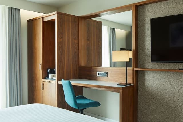 Premium Room, 1 King Bed