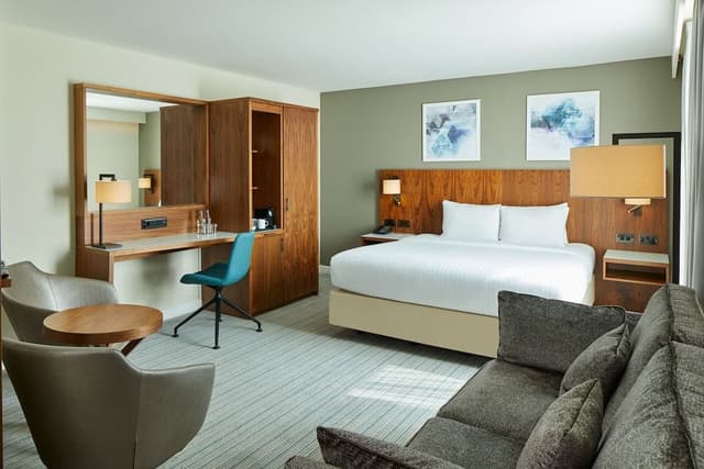 Junior Suite, 1 King Bed with Sofa bed