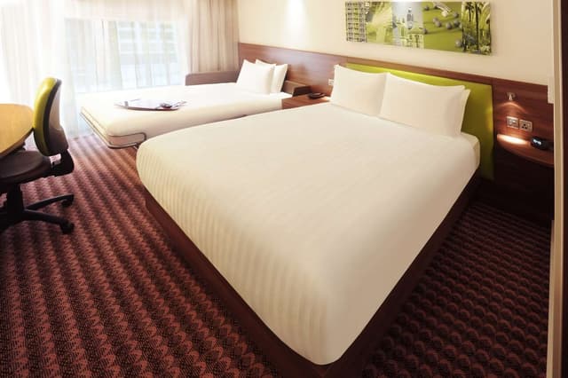 QUEEN ROOM WITH SOFA BED