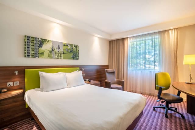 QUEEN ROOM HIGH FLOOR