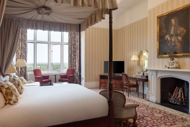 Deluxe Suite, 1 King Bed, Non Smoking (Four Poster Bed)