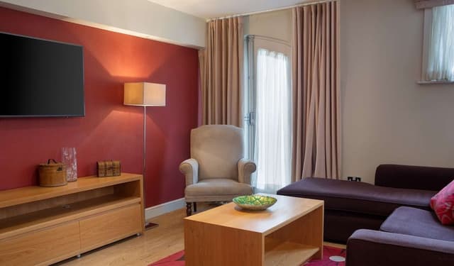 Standard Apartment, Multiple Beds, Non Smoking (Converts to 2 Twin Beds;with Sofabed)
