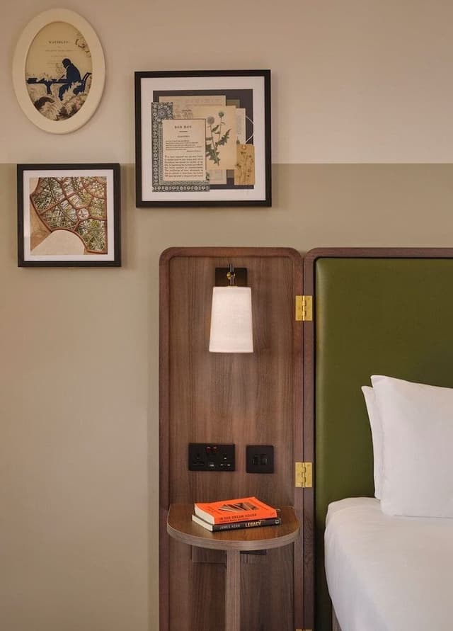 Standard Suite, Multiple Beds (Classic Room, 1 Queen, 1 Single Bed)