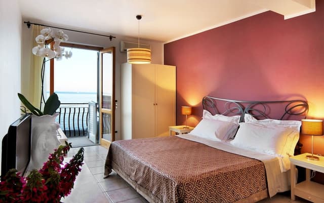 Triple Room, Partial Sea View