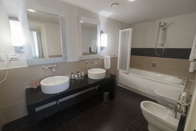 Suite, Multiple Beds