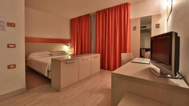 Studio with Queen Bed - Separate Building