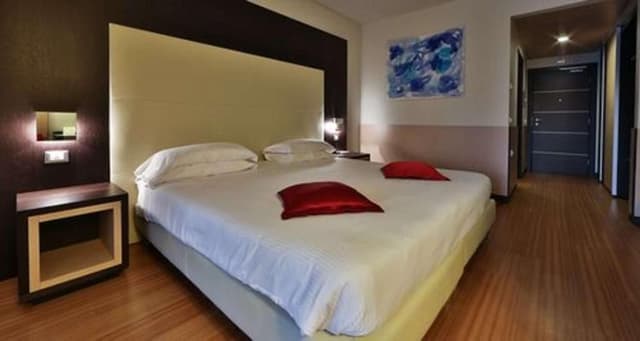 Comfort Queen Room