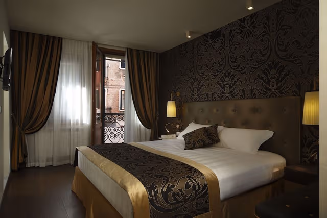 Deluxe Double or Twin Room