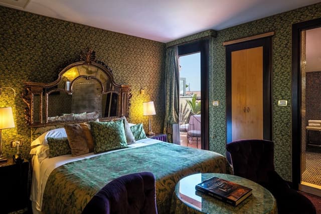 Deluxe Double or Twin Room