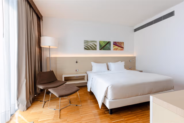 KING SUPERIOR ROOM
