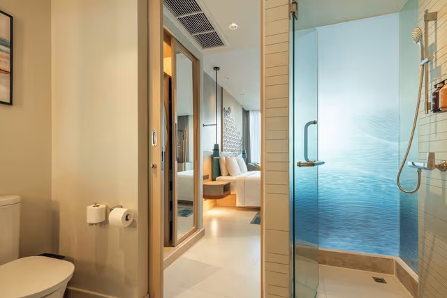Standard Room, 1 King Bed, Beach View (Pattaya, Bay Tower)