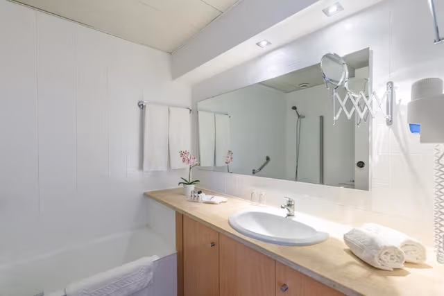 Two-Bedroom Apartment with Marina View (4 Adults + 2 Children)