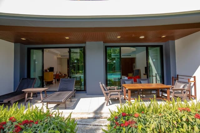 Two Bedroom Family Suite with Pool View - Free Minibar