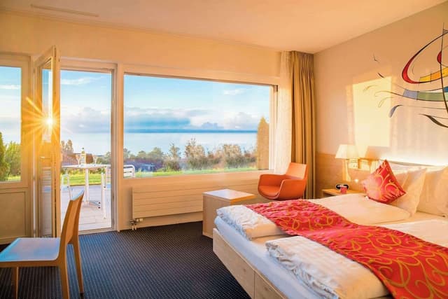 Deluxe Room, 1 Double Bed, Balcony, Lake View
